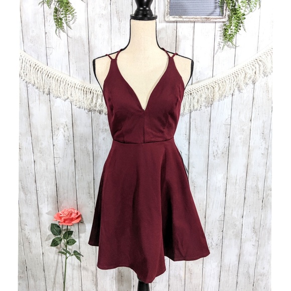LULU'S MINI MAROON STRAP DRESS, SIZE MED - Picture 2 of 4